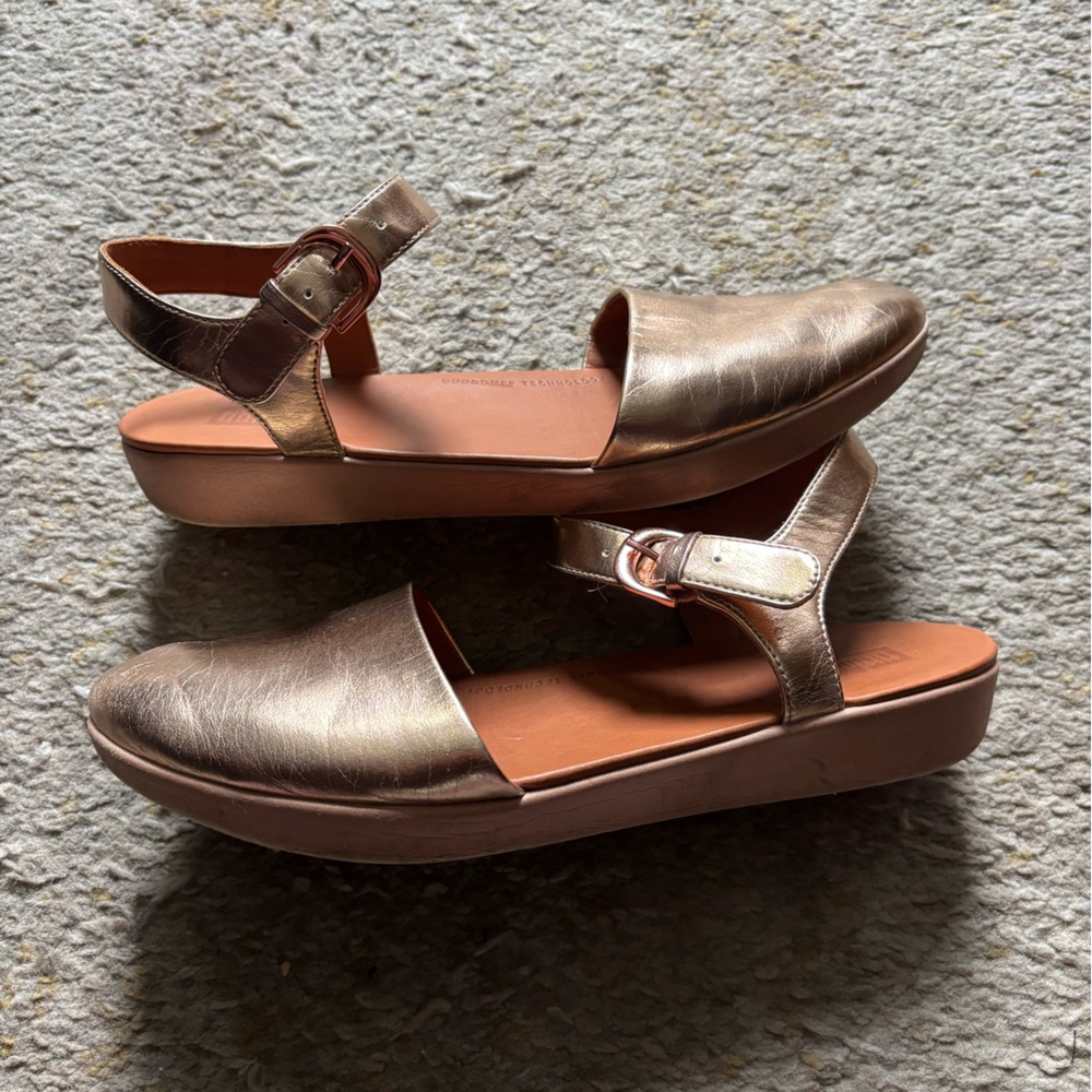 Fitflop Rose Gold Close-Toed Sandals - Picture 4 of 5
